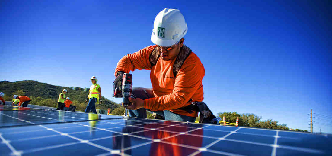 Does SDG&E buy back solar power?