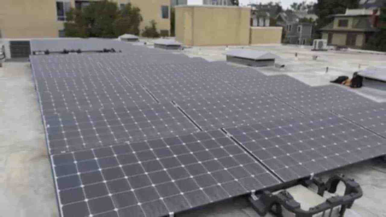 Can a general contractor install solar in California?