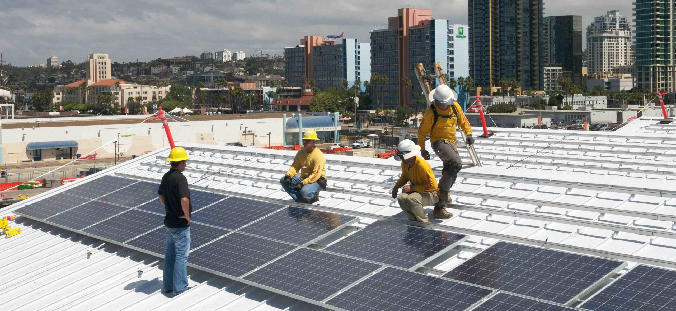 Does SDG&E buy back solar power?