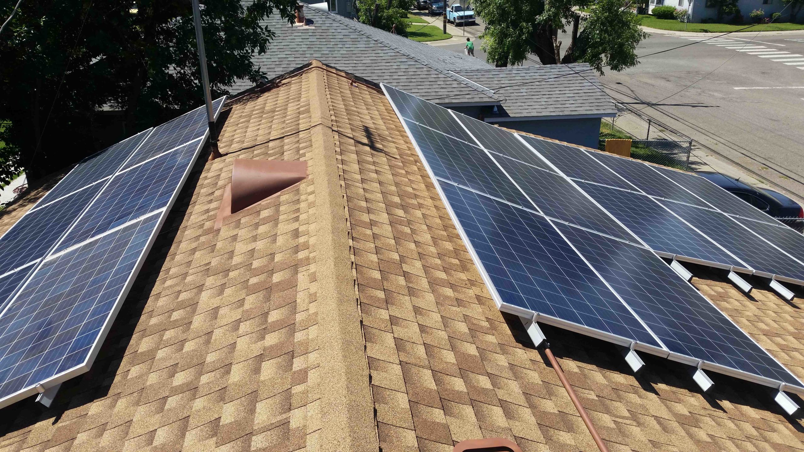 How much do solar panels cost for a 2000 square foot house?