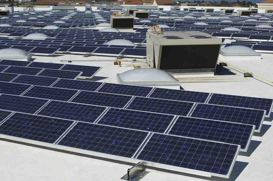How much does it cost to install commercial solar panels?