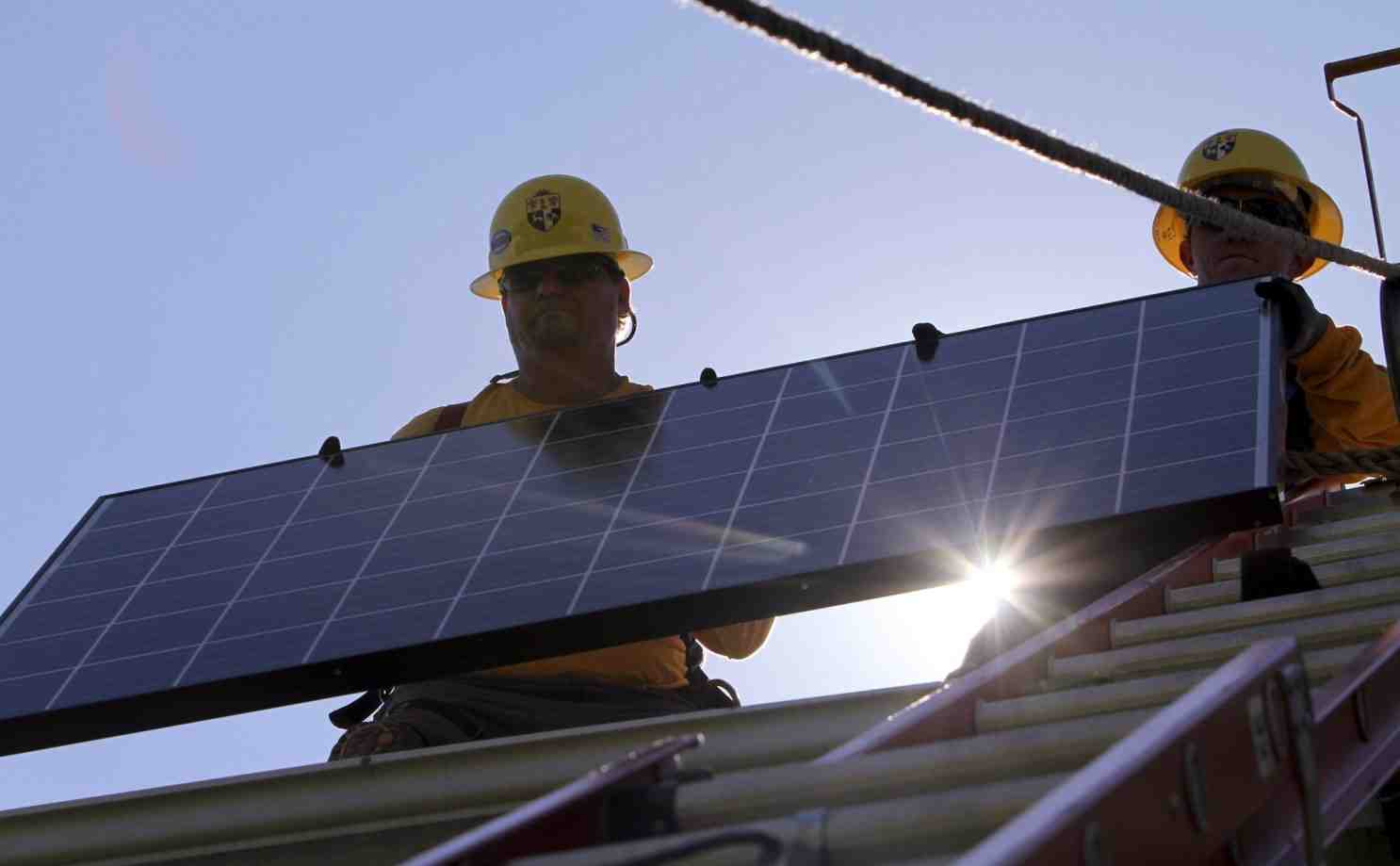 Are free solar panels a con?