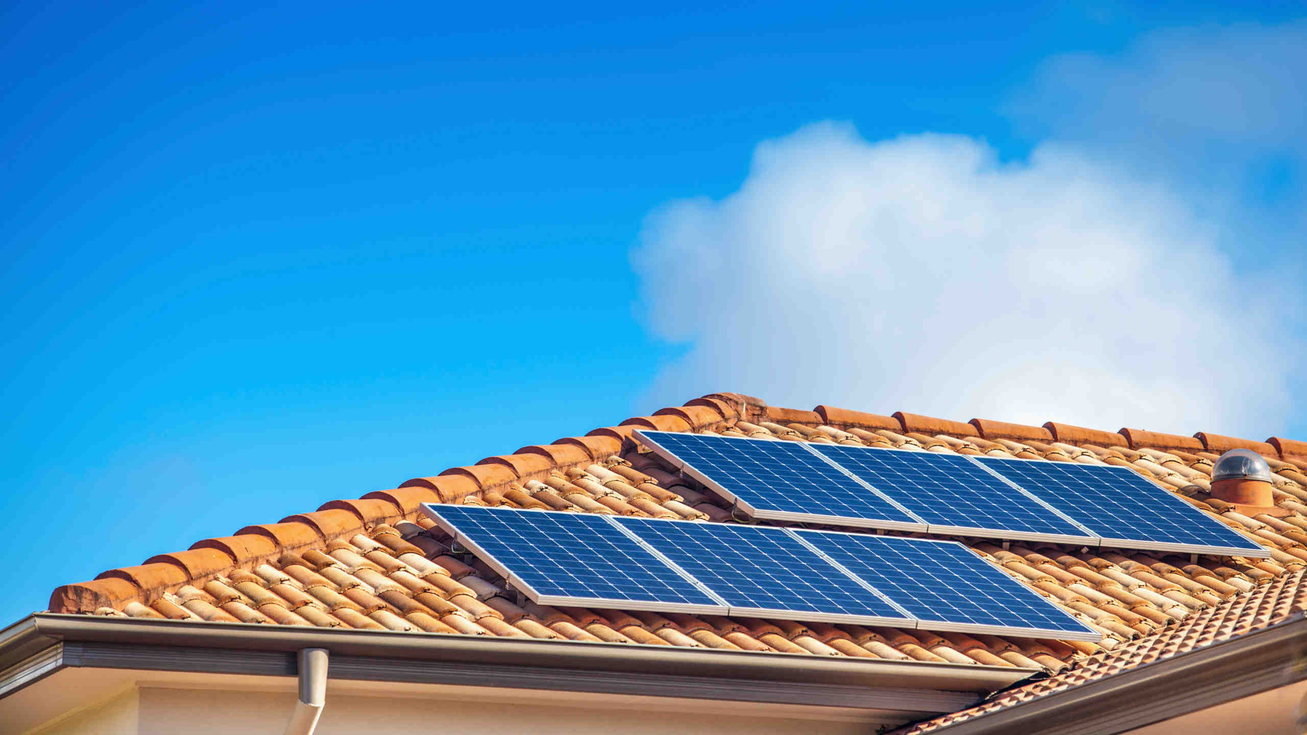 Does SDG&E buy back solar power?