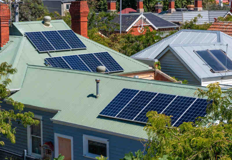 How much do solar panels cost for a 2000 square foot house?