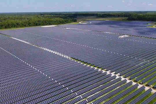How much does a 1 acre solar farm cost?