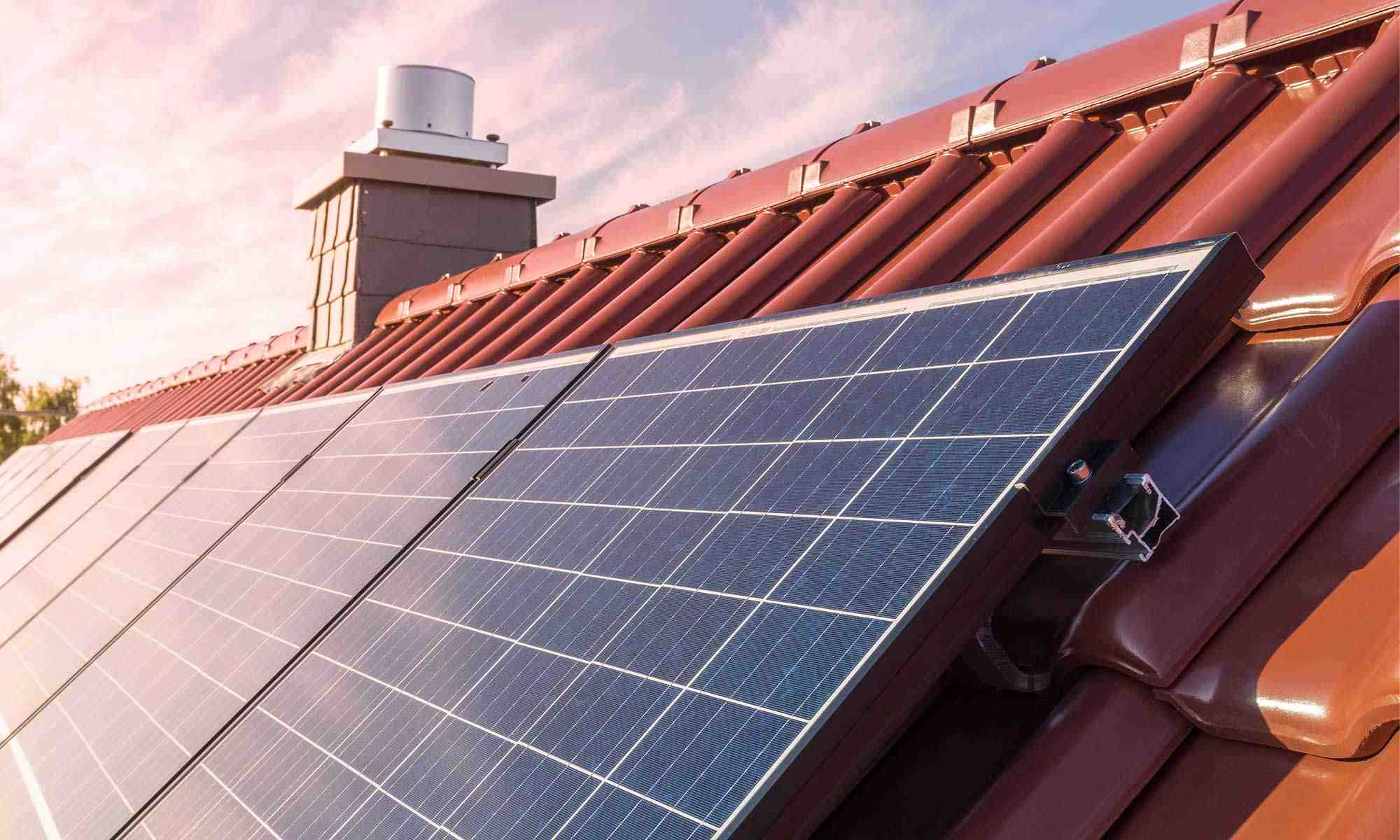Is sunrun the largest solar company?