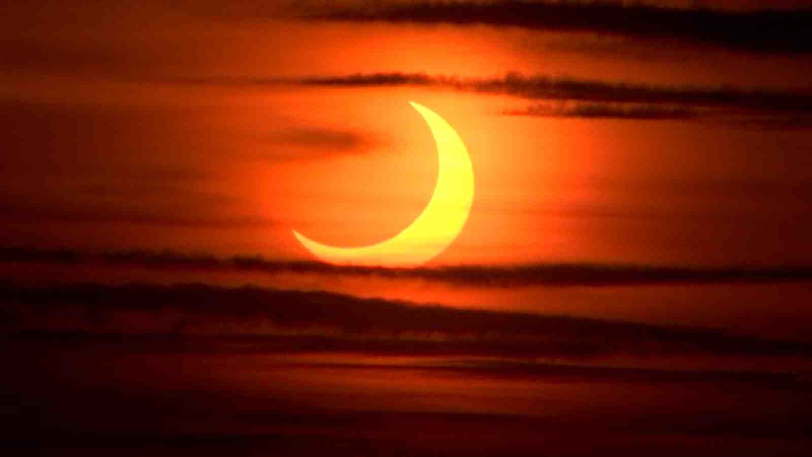 What Time is the solar eclipse 2021?
