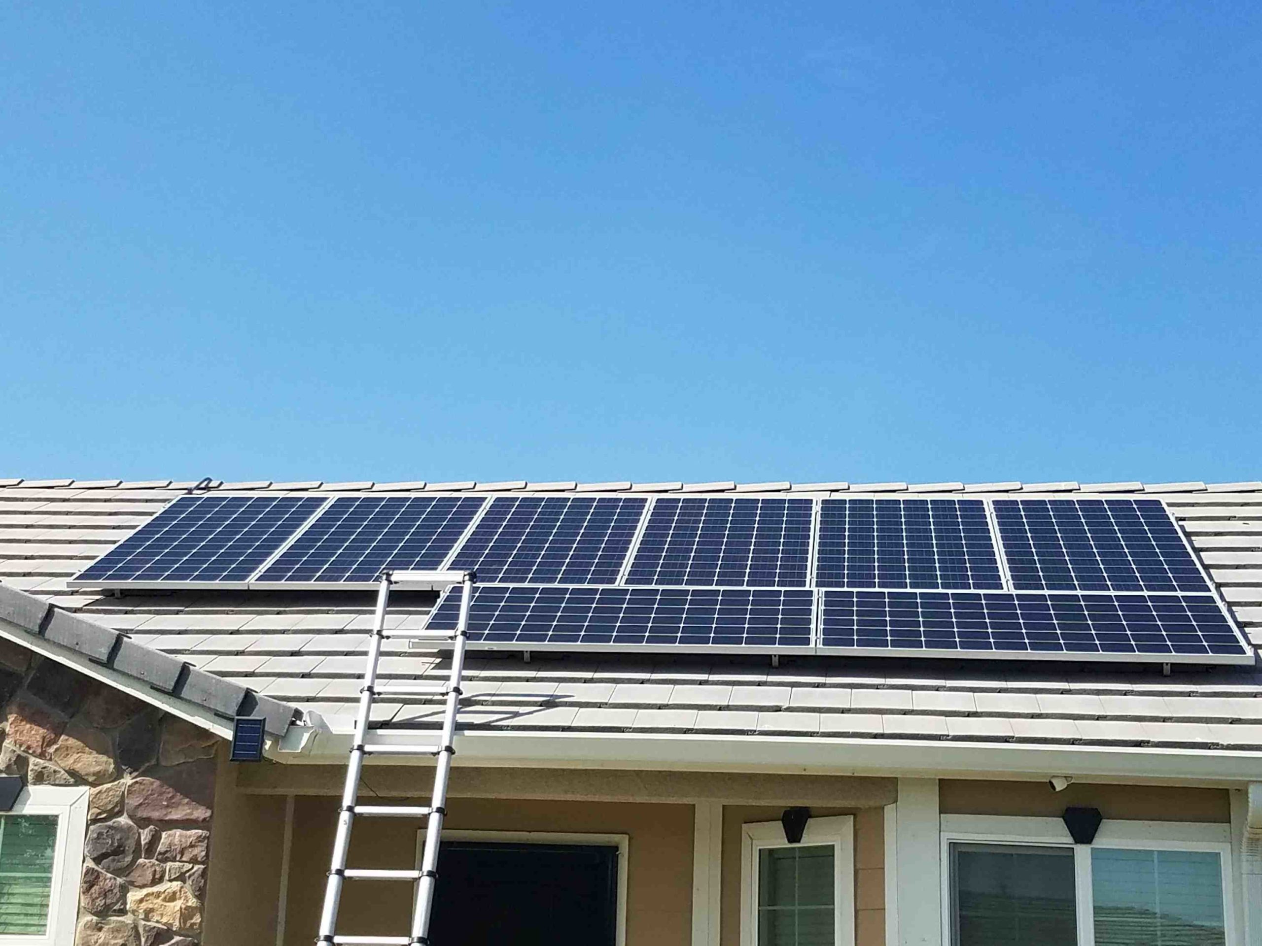 How much do solar panels cost for a 2000 square foot house?