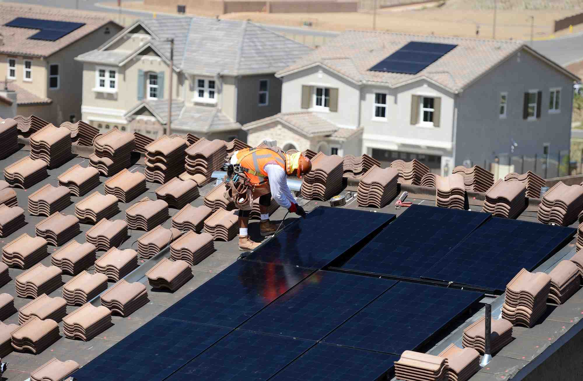 What do solar contractors do?