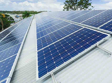How much does it cost a company to install solar panels?