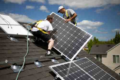 How do I train to be a solar panel installer?