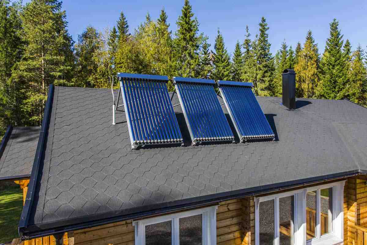 What is the cost of solar water heater in India?